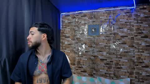 Snapshot of mia_and_vincentt chatting on March 2025 03:51:02 AM Mia and vincentt model indepent online show from March 2025 03:51:02 AM