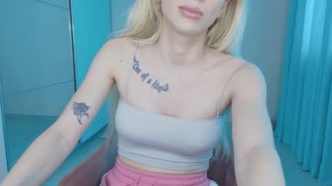 mia_angel online show from June 2026 01:32:02 PM