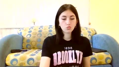 mia_beauti_live online show from July 2026 01:26:02 PM