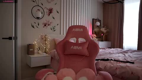 Snapshot of mia_bellamy chatting on March 2026 06:43:02 AM Just call me Kitty online show from March 2026 06:43:02 AM