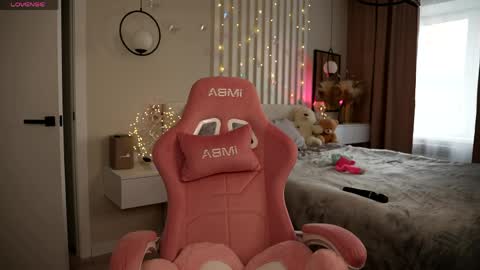 Snapshot of mia_bellamy chatting on April 2026 08:59:01 AM Just call me Kitty online show from April 2026 08:59:01 AM