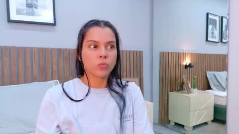 Mia Bellefort online show from February 2026 07:52:01 PM