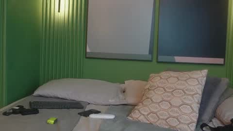 Belmont and Mia online show from April 2026 07:04:02 PM