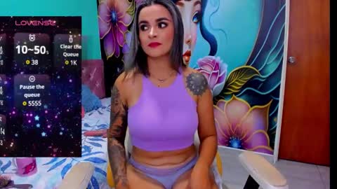 Mia online show from December 2024 12:57:02 AM