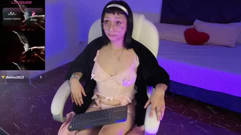 Snapshot of mia_bloom2 chatting on February 2026 05:00:02 AM mia online show from February 2026 05:00:02 AM