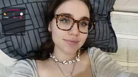 Snapshot of mia_boone chatting on December 2024 06:11:02 AM mia_boone online show from December 2024 06:11:02 AM