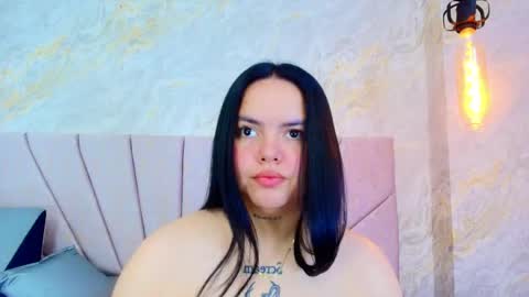 Mia  online show from May 2026 12:11:02 PM