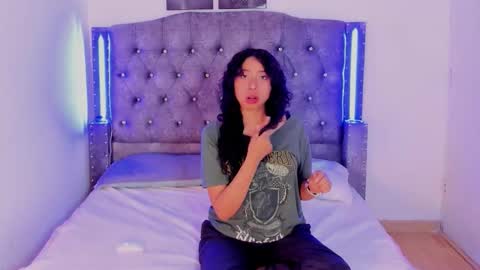 Snapshot of mia_cavallii chatting on December 2025 01:18:01 PM mia_cavallii online show from December 2025 01:18:01 PM