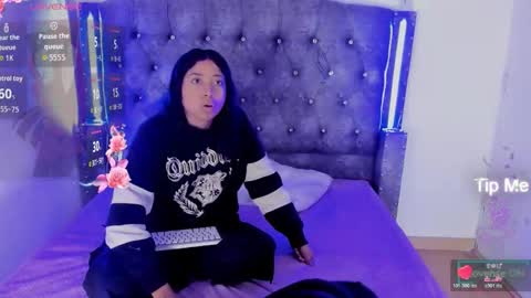 Snapshot of mia_cavallii chatting on February 2026 12:10:02 PM mia_cavallii online show from February 2026 12:10:02 PM