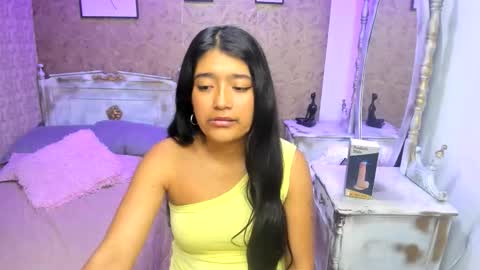 Snapshot of mia_clk chatting on February 2026 01:43:01 PM Mia online show from February 2026 01:43:01 PM