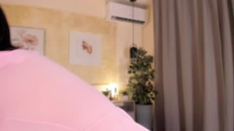 Mia crawford online show from June 2026 12:00:02 PM