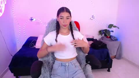 mia_cute_girl online show from June 2026 12:16:02 PM