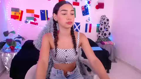 mia_cute_girl online show from June 2026 06:08:01 PM
