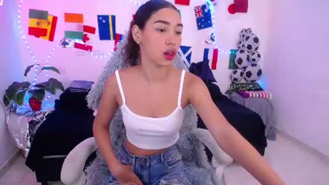 mia_cute_girl online show from June 2026 01:12:01 PM