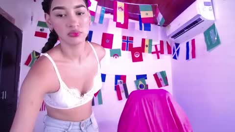 mia_cute_girl online show from July 2026 06:25:01 PM
