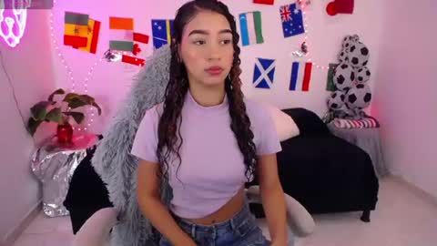 mia_cute_girl online show from July 2026 12:18:02 PM