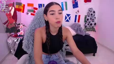 mia_cute_girl online show from July 2026 12:22:01 PM