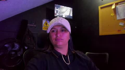 Mia daniela  online show from October 2025 05:57:02 AM