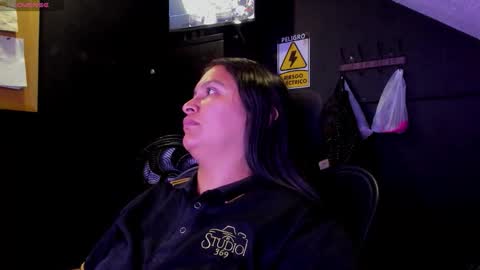 Mia daniela  online show from October 2025 06:03:02 AM