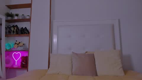 Sarah Luna online show from March 2025 12:37:02 PM