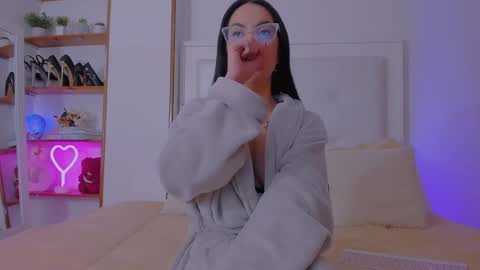 Sarah Luna online show from March 2025 07:49:02 PM