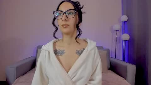 Snapshot of mia_daniellshot chatting on April 2026 12:22:01 PM Sarah Luna online show from April 2026 12:22:01 PM