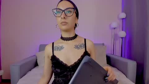 Snapshot of mia_daniellshot chatting on April 2026 12:37:01 PM Sarah Luna online show from April 2026 12:37:01 PM