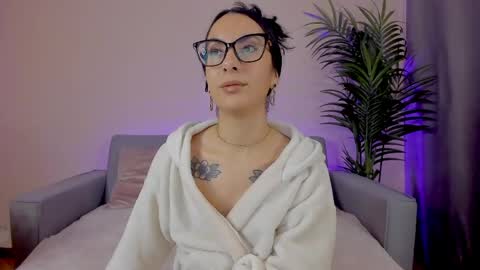 Snapshot of mia_daniellshot chatting on April 2026 01:02:02 PM Sarah Luna online show from April 2026 01:02:02 PM