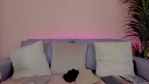 Snapshot of mia_daniellshot chatting on May 2026 01:30:01 PM Sarah Luna online show from May 2026 01:30:01 PM