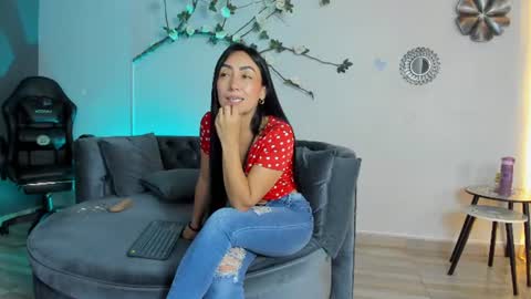 mia_davis__ online show from July 2026 02:13:01 PM