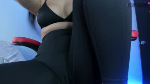 Mia online show from March 2025 08:09:02 PM