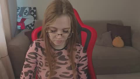 Mia online show from October 2025 05:50:01 AM