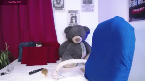 Mia online show from February 2026 11:38:02 AM