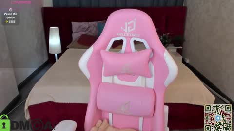 Snapshot of mia_e1fie chatting on December 2025 08:07:02 AM mia_e1fie online show from December 2025 08:07:02 AM