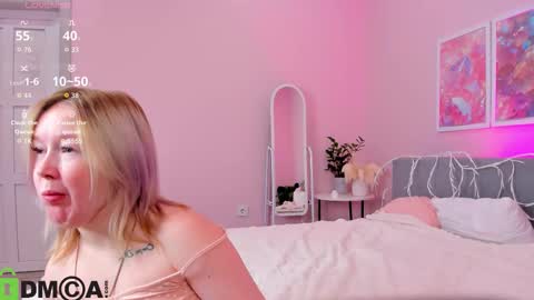 Mia online show from October 2025 07:49:02 AM