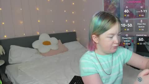 Mia online show from February 2026 02:53:01 AM