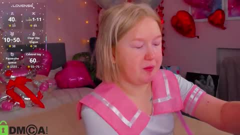 Mia online show from February 2026 02:08:02 AM