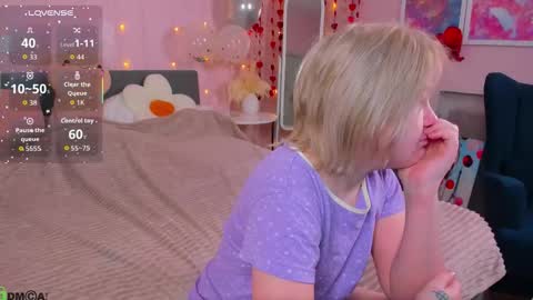 Mia online show from February 2026 02:54:01 AM