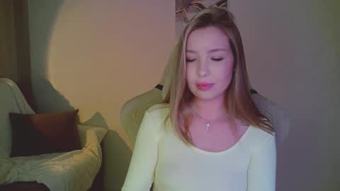 Mia online show from April 2026 07:16:01 PM