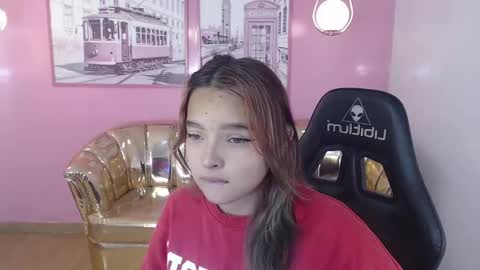 Mia online show from October 2025 12:36:02 PM