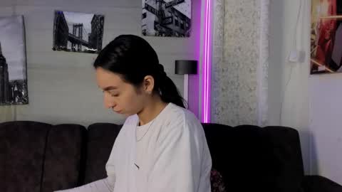 MIA online show from October 2025 12:27:01 PM