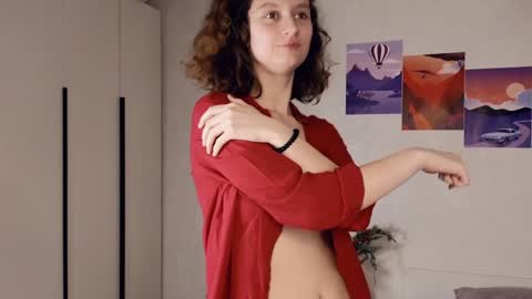 Snapshot of mia_frizz chatting on January 2025 04:11:02 PM Mia online show from January 2025 04:11:02 PM