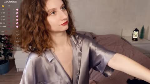 Snapshot of mia_frizz chatting on January 2025 12:35:01 PM Mia online show from January 2025 12:35:01 PM