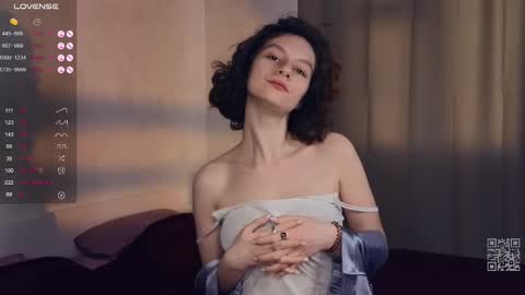 Snapshot of mia_frizz chatting on March 2025 12:53:02 PM Mia online show from March 2025 12:53:02 PM