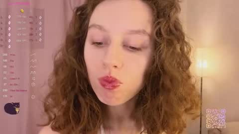Mia  online show from November 2025 04:16:02 PM