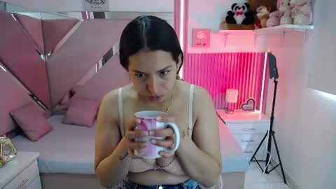mia_garcia28 online show from June 2026 01:59:02 PM