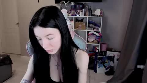 MIA HELP ME REACH 100 LIKES online show from February 2026 03:19:01 PM