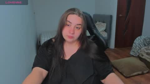 Mia online show from March 2026 09:27:02 PM