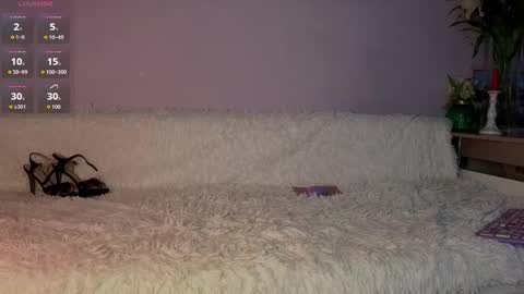 Snapshot of mia_greenwald chatting on November 2025 05:00:01 PM Mia online show from November 2025 05:00:01 PM