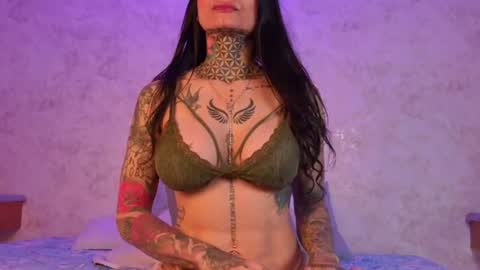 mia_hill1_ online show from July 2026 08:23:02 PM